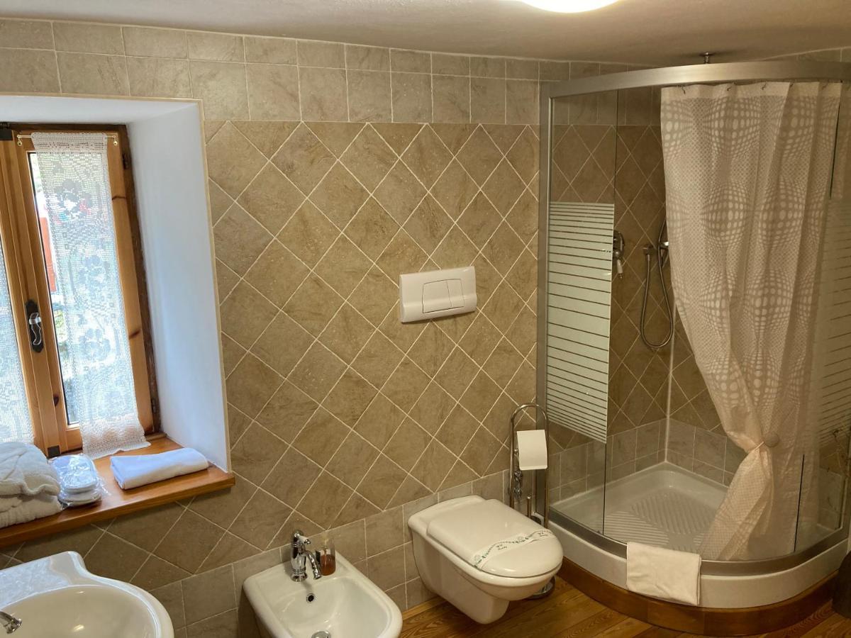 B&B Maison Vallomy Lillianes Extérieur photo